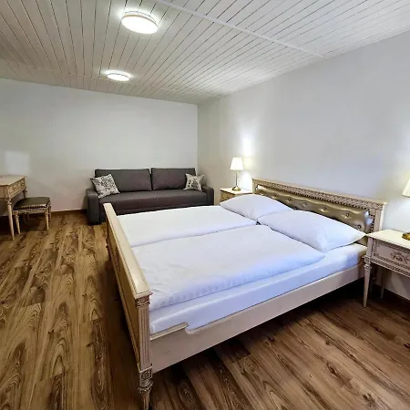 Apartament Uv *